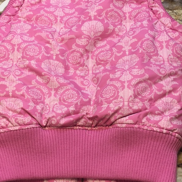Cute pink vest in size medium - Picture 6 of 8